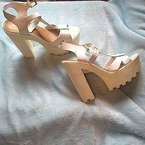 Women's size large 8 9 rue 21 platform shoes